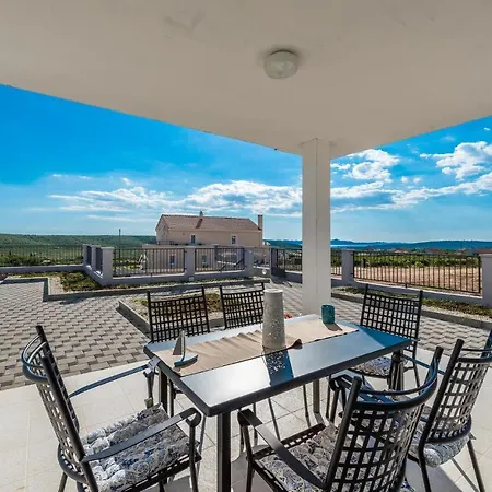 4 Bedroom Amazing Home In Debeljak * Debeljak