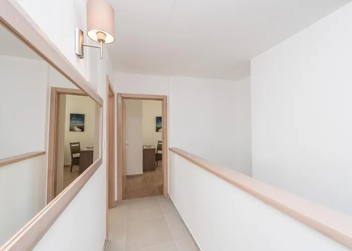 4 Bedroom Amazing Home In Debeljak *