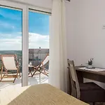 4 Bedroom Amazing Home In Debeljak بيت للعطل Debeljak