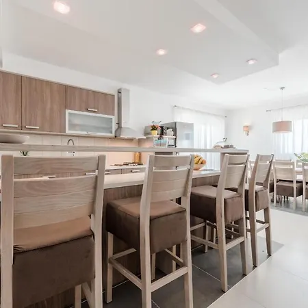 Amazing Home In Debeljak بيت للعطل *