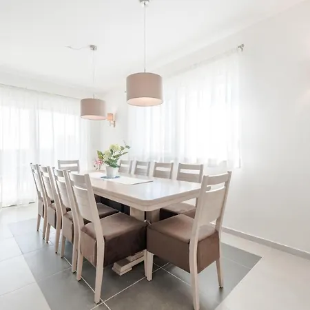 Amazing Home In Debeljak Debeljak