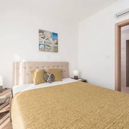 4 Bedroom Amazing Home In Debeljak Debeljak