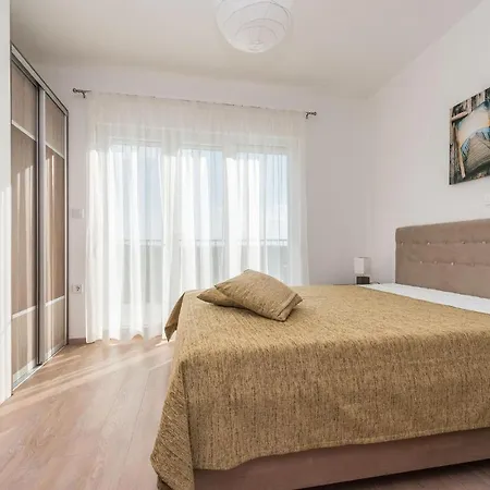 Amazing Home In Debeljak *