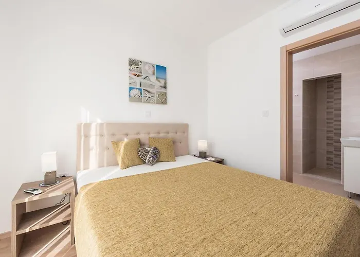 4 Bedroom Amazing Home In Debeljak Debeljak