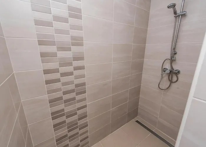 Holiday home 4 Bedroom Amazing Home In Debeljak Debeljak
