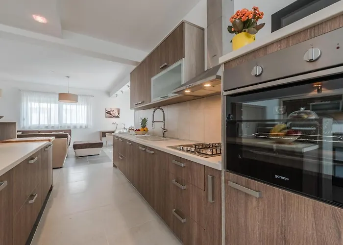 4 Bedroom Amazing Home In Debeljak * Debeljak